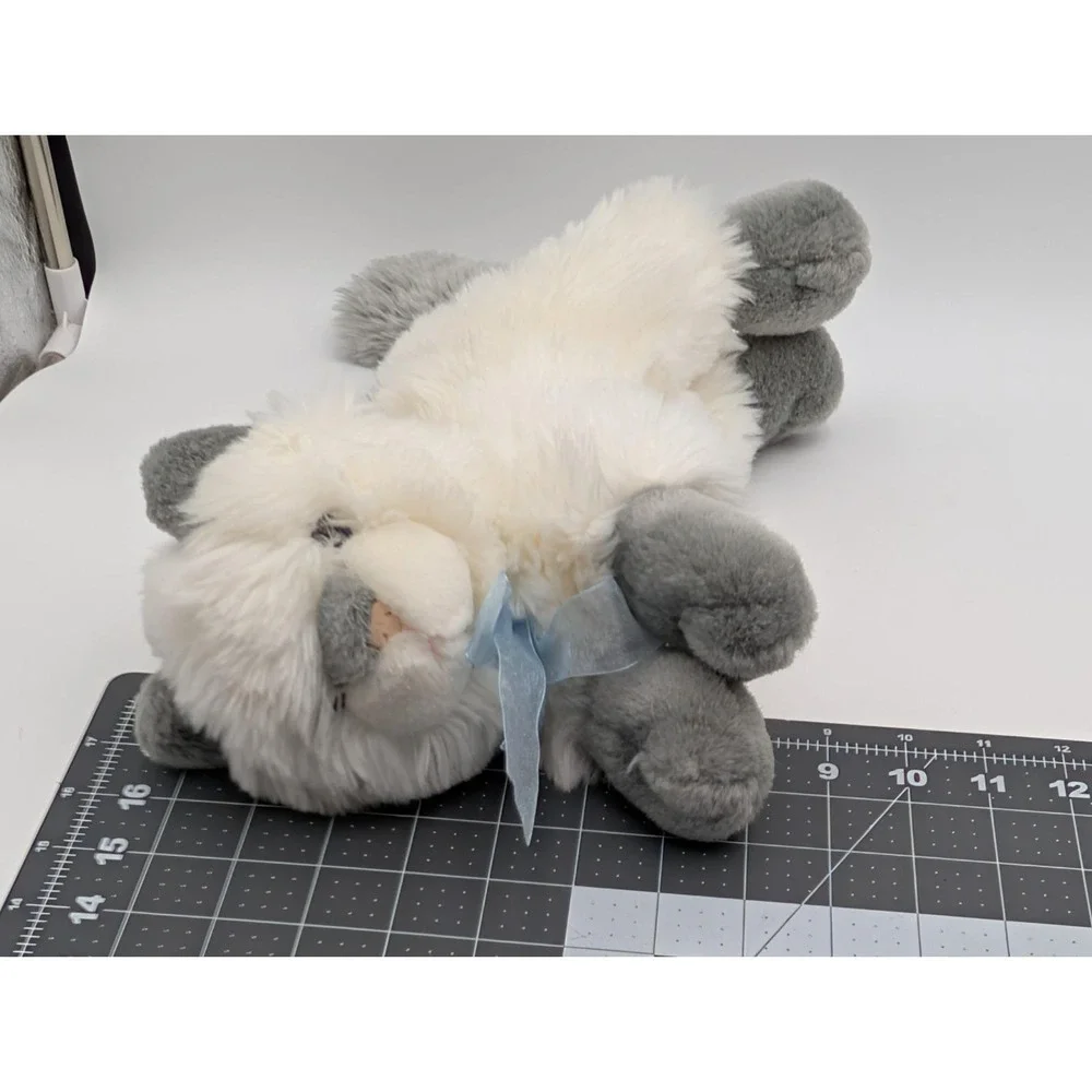 Showtime White Gray Cat Plush‎ Kitten Mandalay Resorts 2004 7 Inch Tall Stuffed